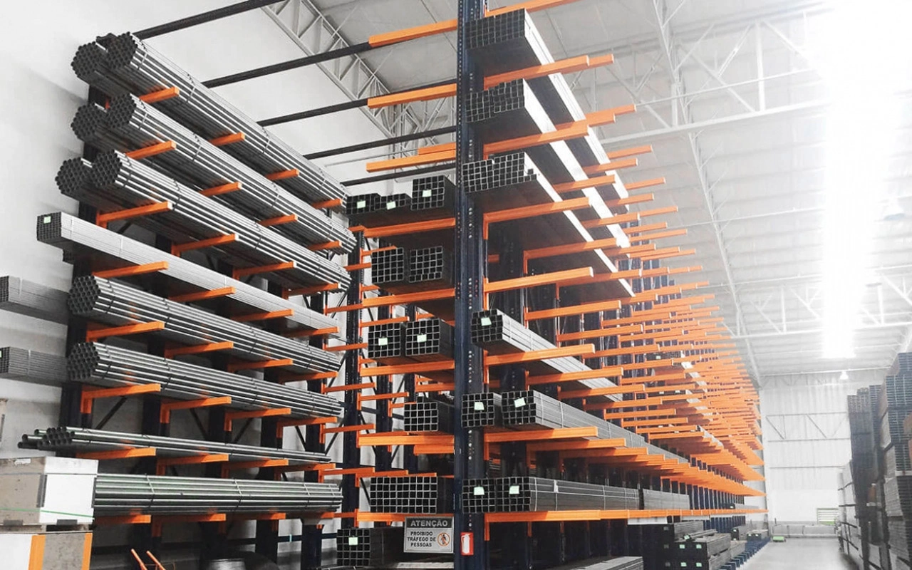 Armazenando Madeira, Tubos e Perfis: Por Que Escolher Cantilever ?
